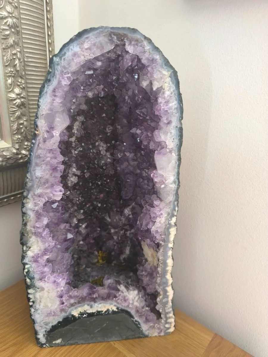 Large amethyst Geode - Image 3
