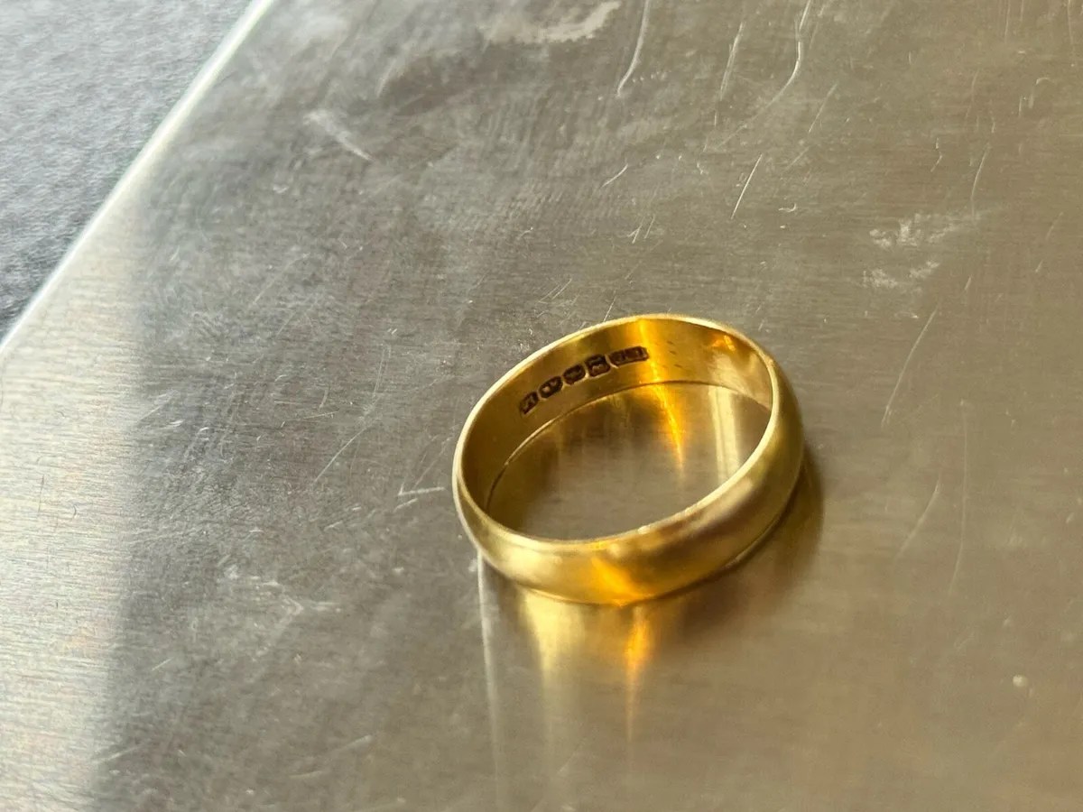 18k Solid Gold men wedding band - Image 1