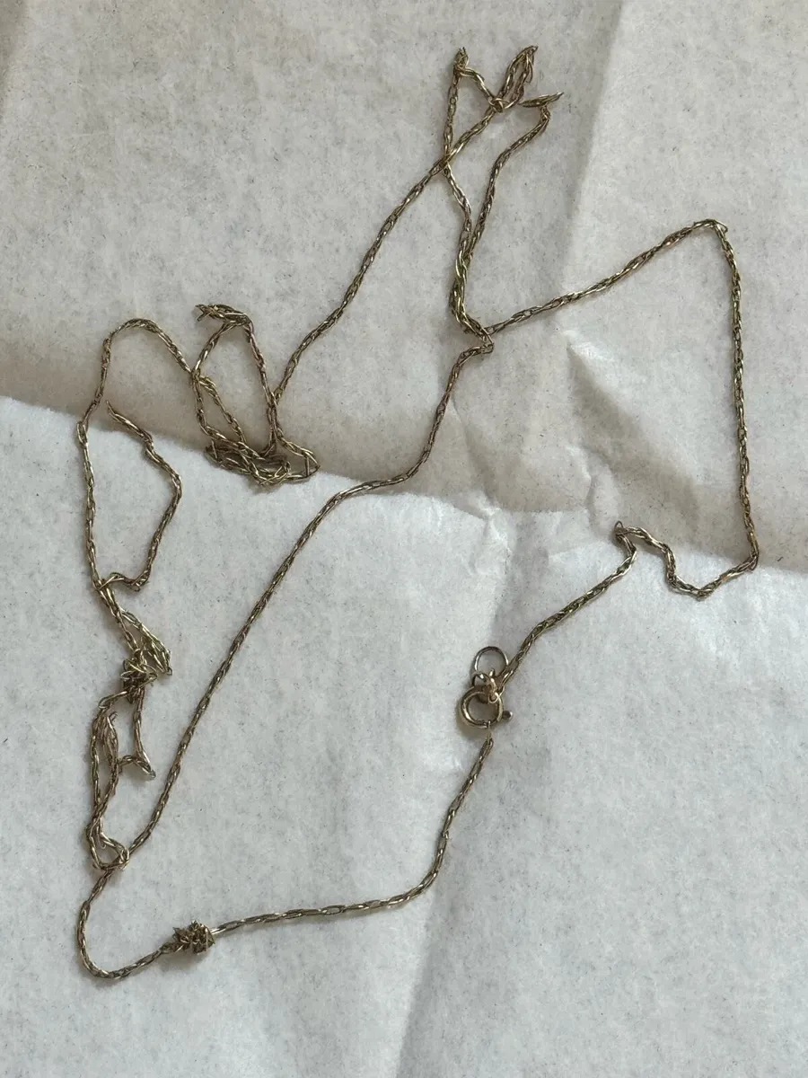 9ct Solid Gold necklace - Image 1