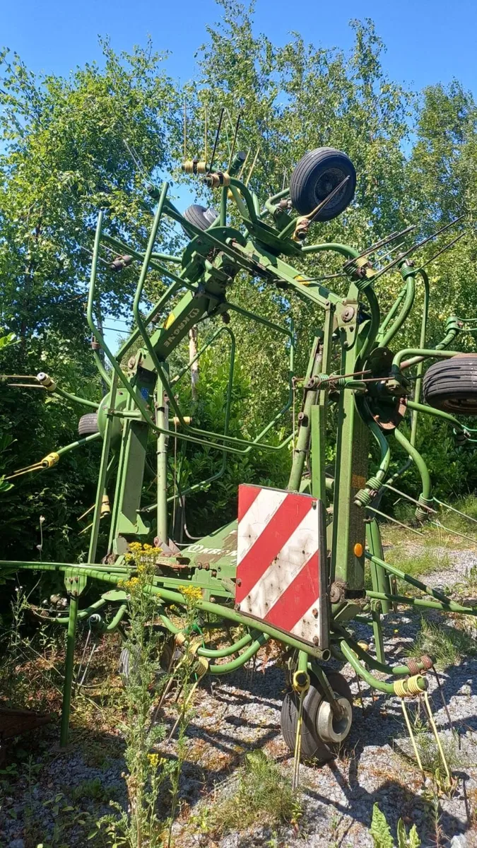 Krone 6 rotor tedder - Image 1