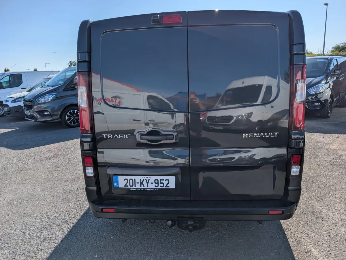 Renault Trafic Sport LWB - Image 4