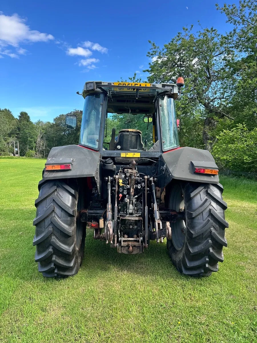 Massey Ferguson 6290.  2001, 11,500 hrs & loader - Image 2