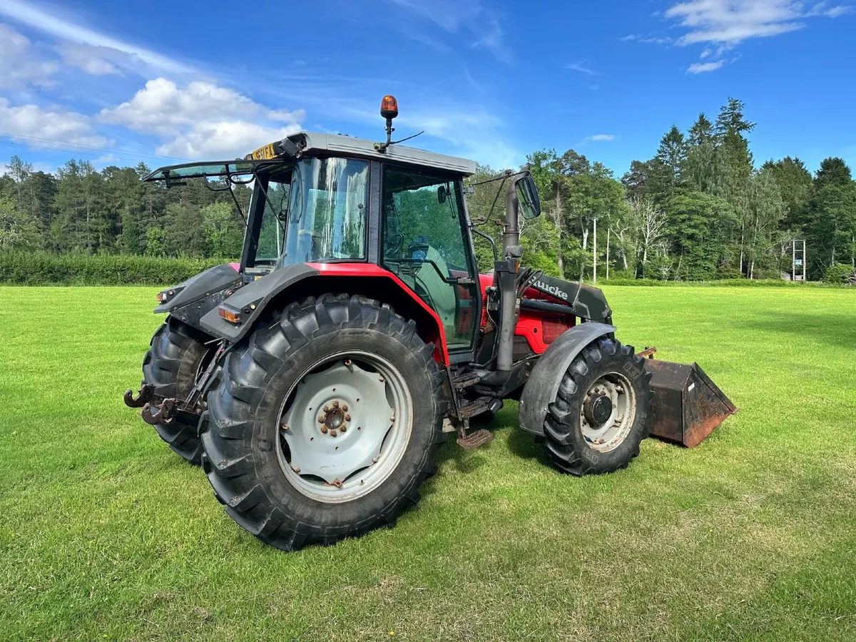 Massey Ferguson 6290.  2001, 11,500 hrs & loader - Image 3