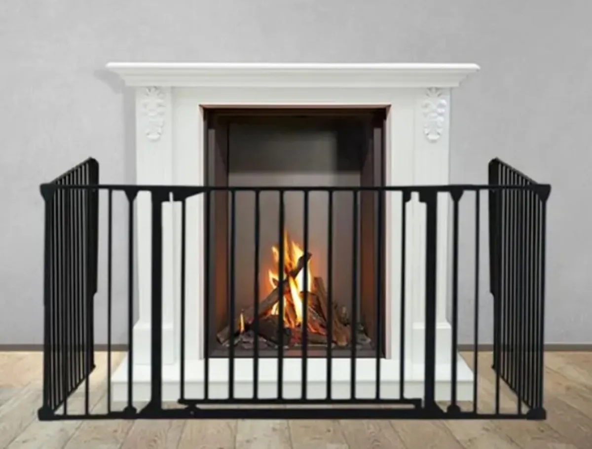 Fire guard, with opening gate and extension - Image 1