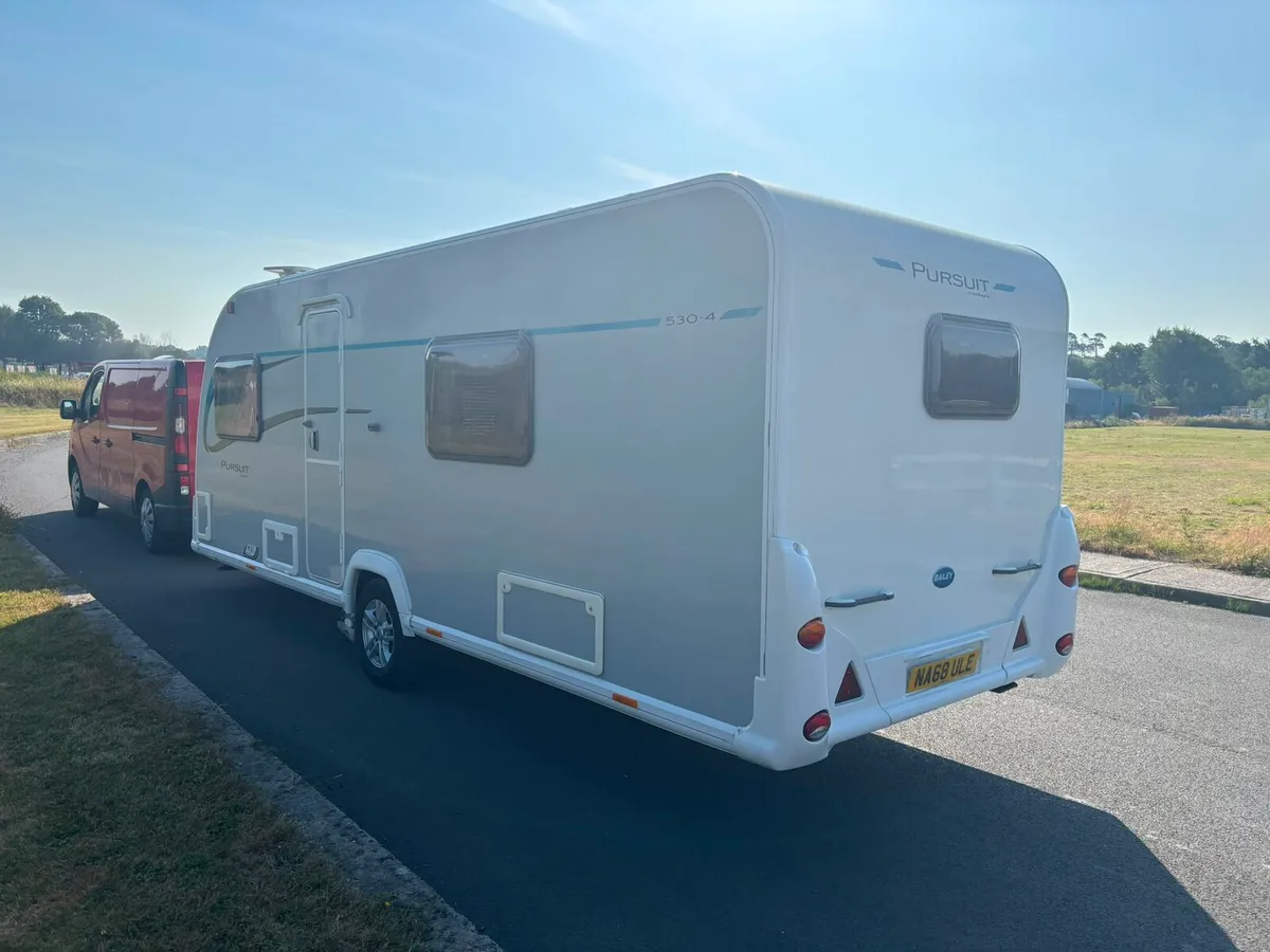 Stunning bailey pursuit 530/4 fixed bed - Image 3