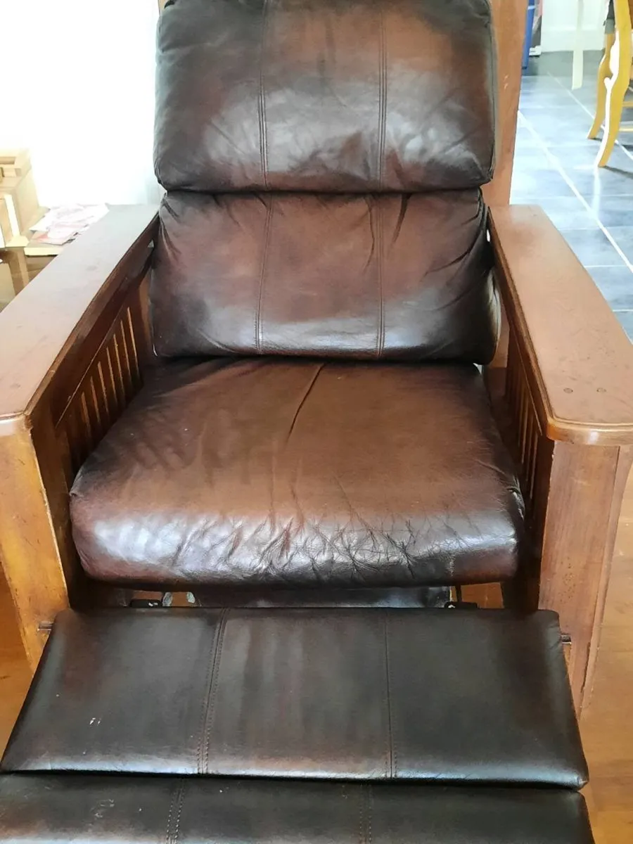 Couch & 2 Arm chairs - Image 2