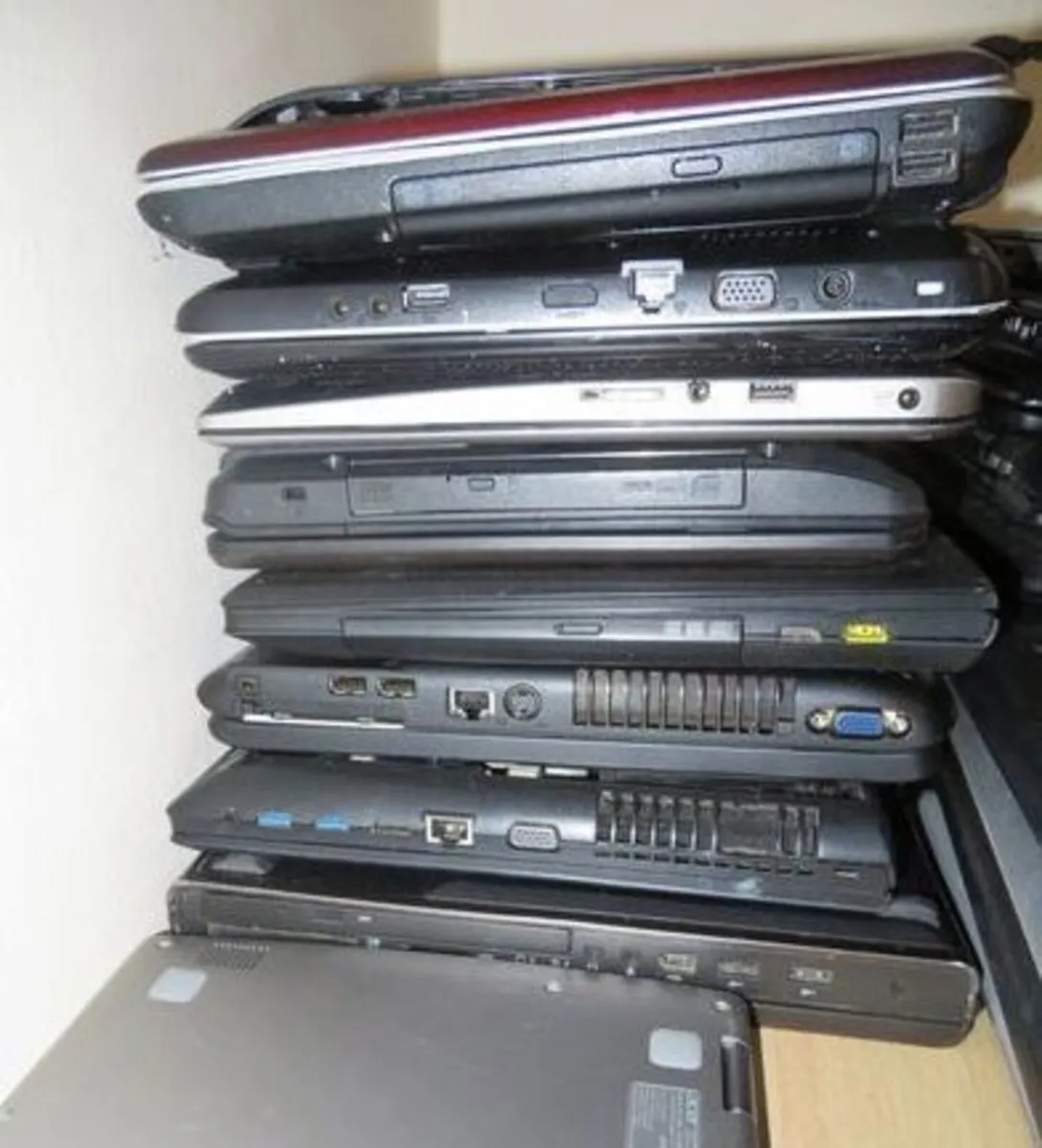 Laptops, for parts or repair (ONLY) 48 units - Image 2