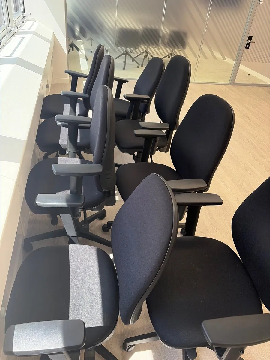 Office chairs - Image 1