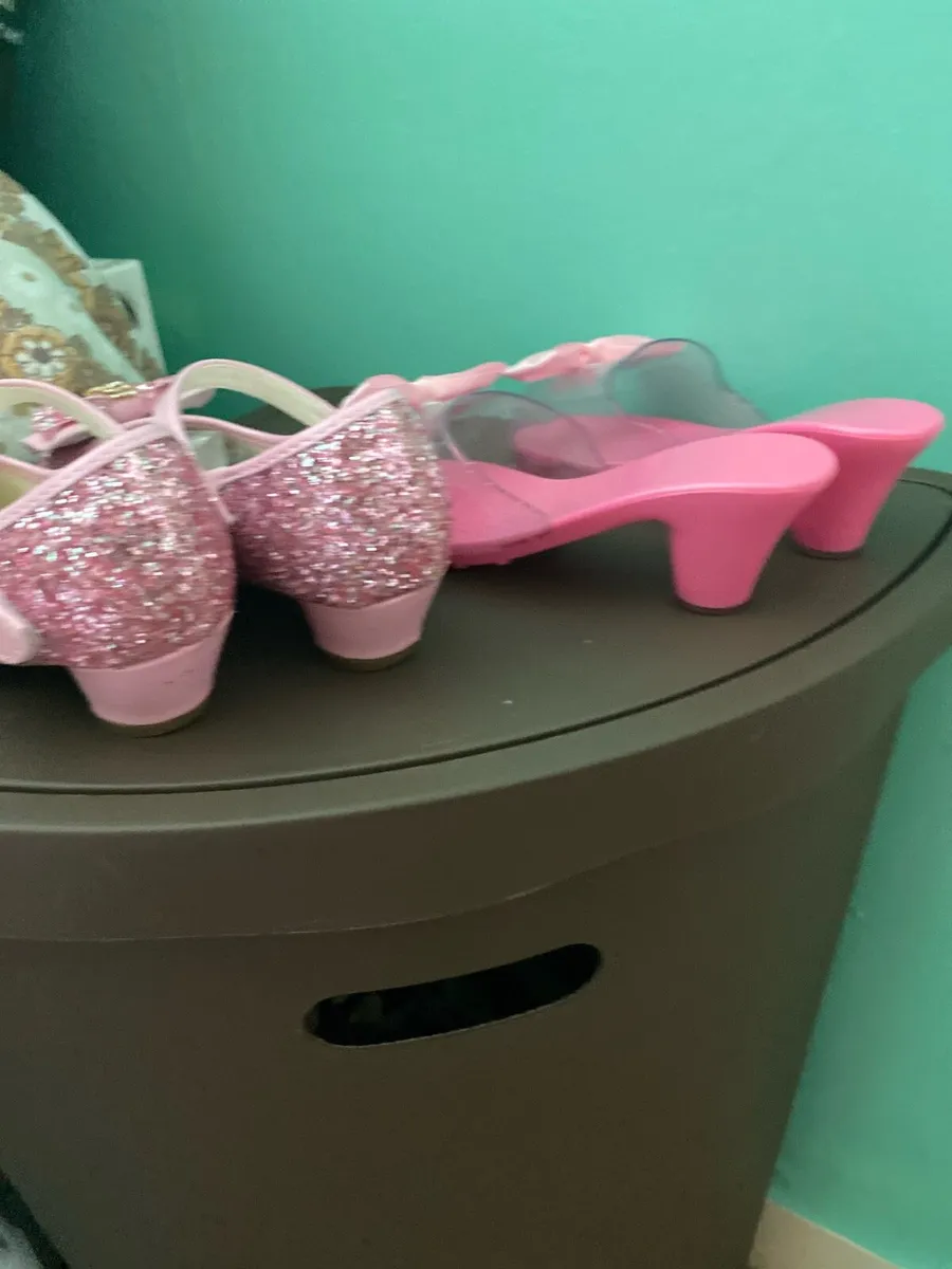 Girls shoes - Image 2