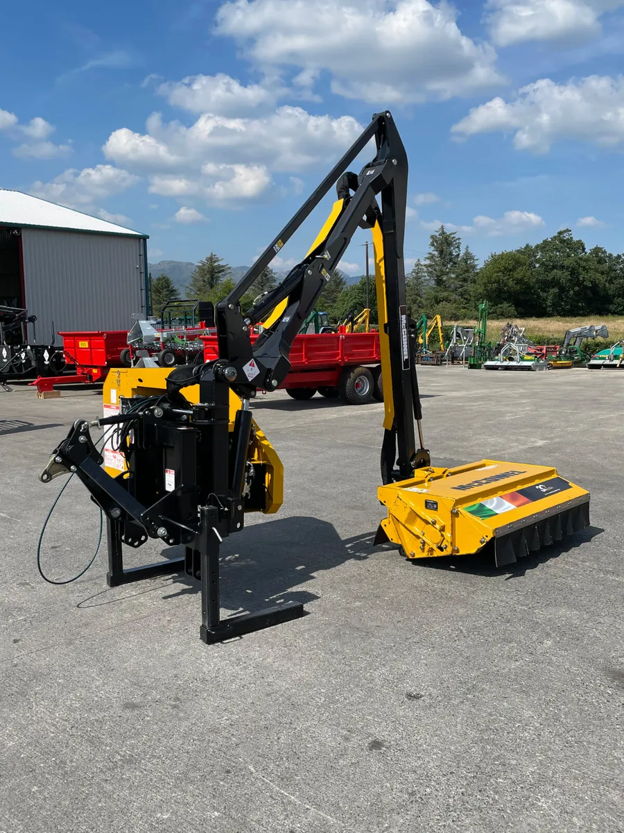 2023 McConnel PA5555-60 Hedgecutter - Image 4