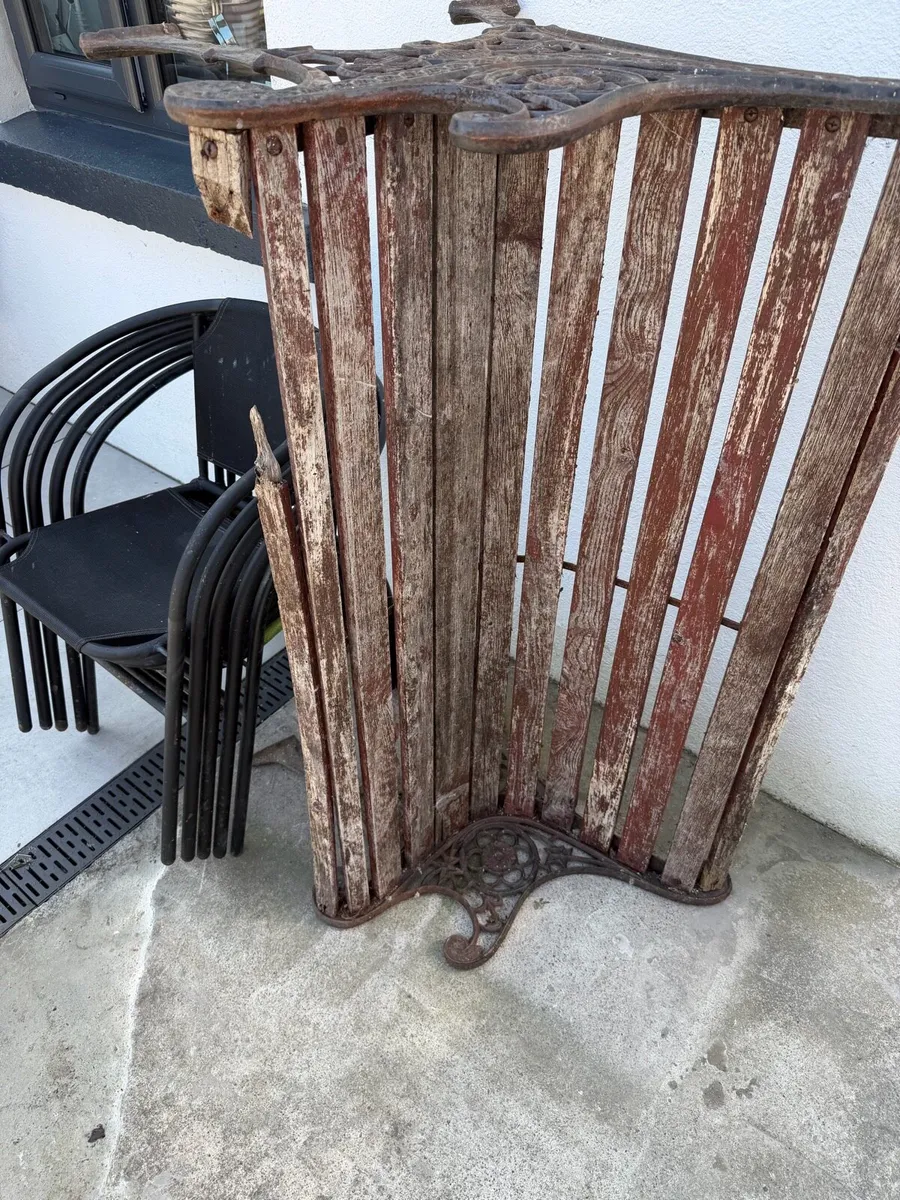 Iron garden bench - Image 1