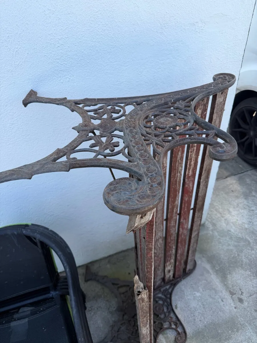 Iron garden bench - Image 2