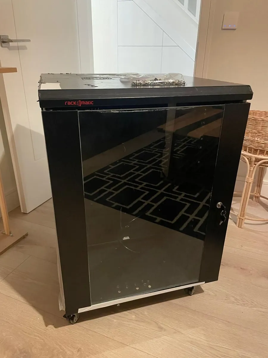 Server rack cabinet 19 inch 15U 600x600x780mm - Image 1
