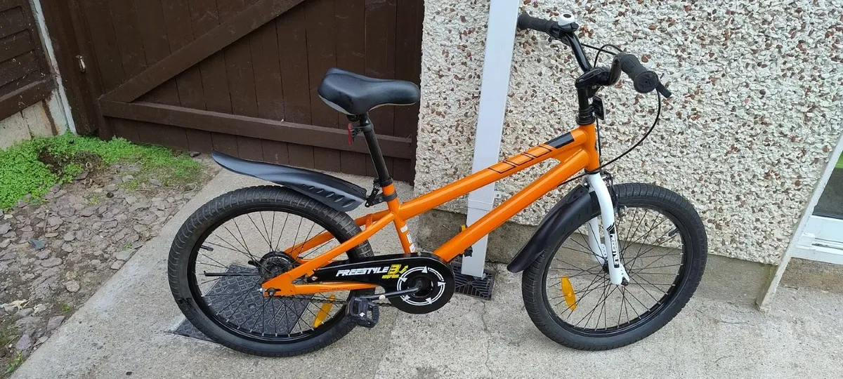 Kids bike "Royal Baby" 20inch barely used - Image 1
