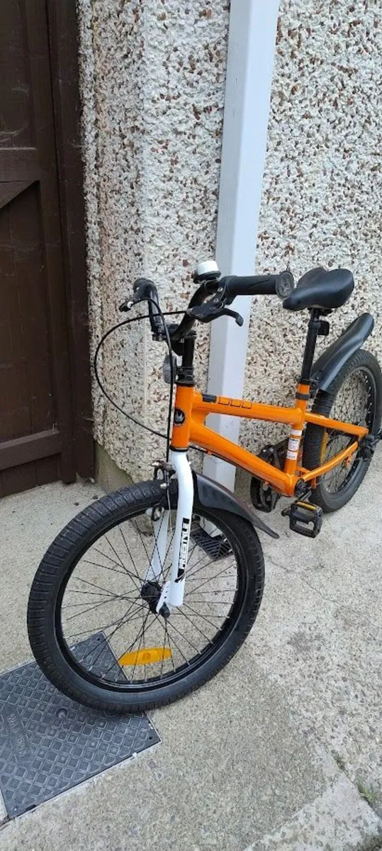 Kids bike "Royal Baby" 20inch barely used - Image 3