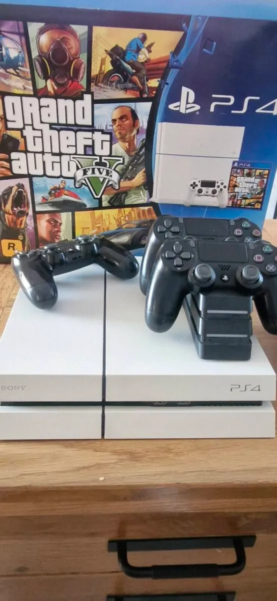 Playstation 4 - Image 1