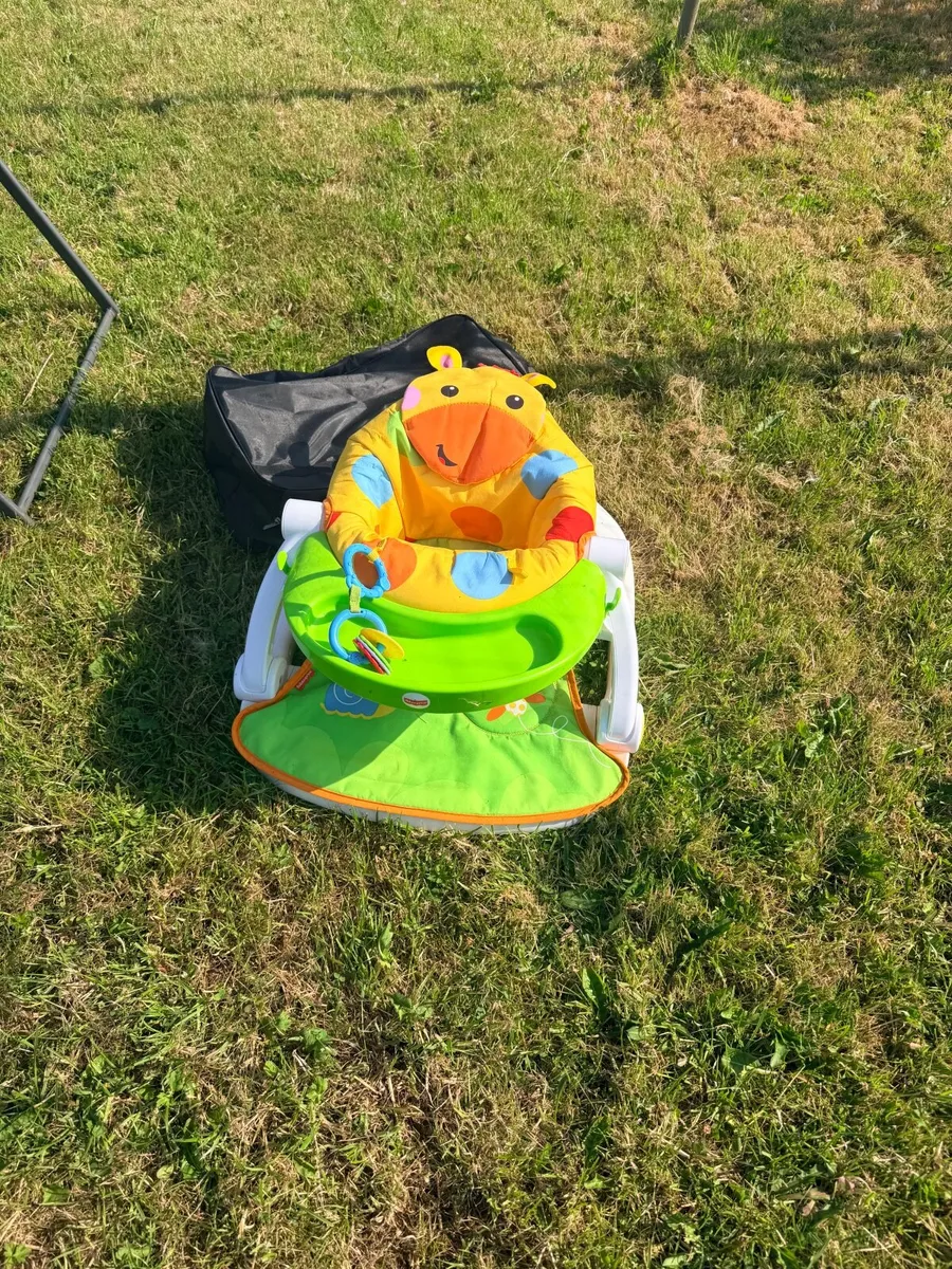 Baby feeding chair