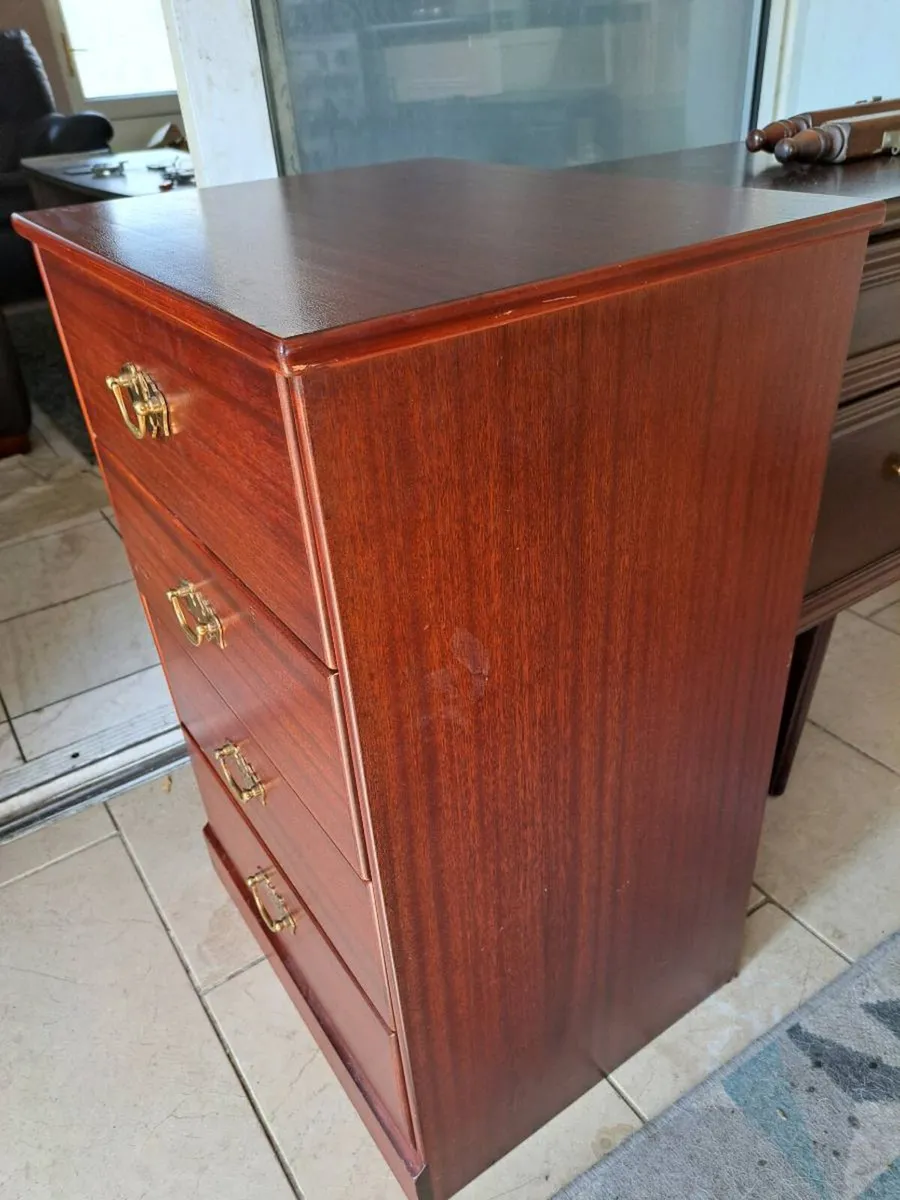 Beautiful John Austin bedside cabinet - Image 2