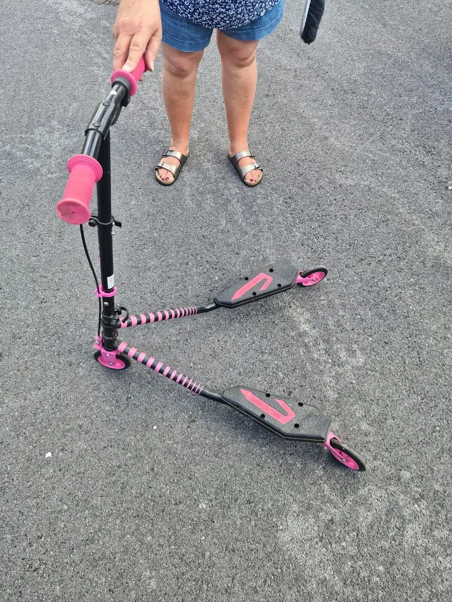 Bicycles & scooters/ gliders - Image 3
