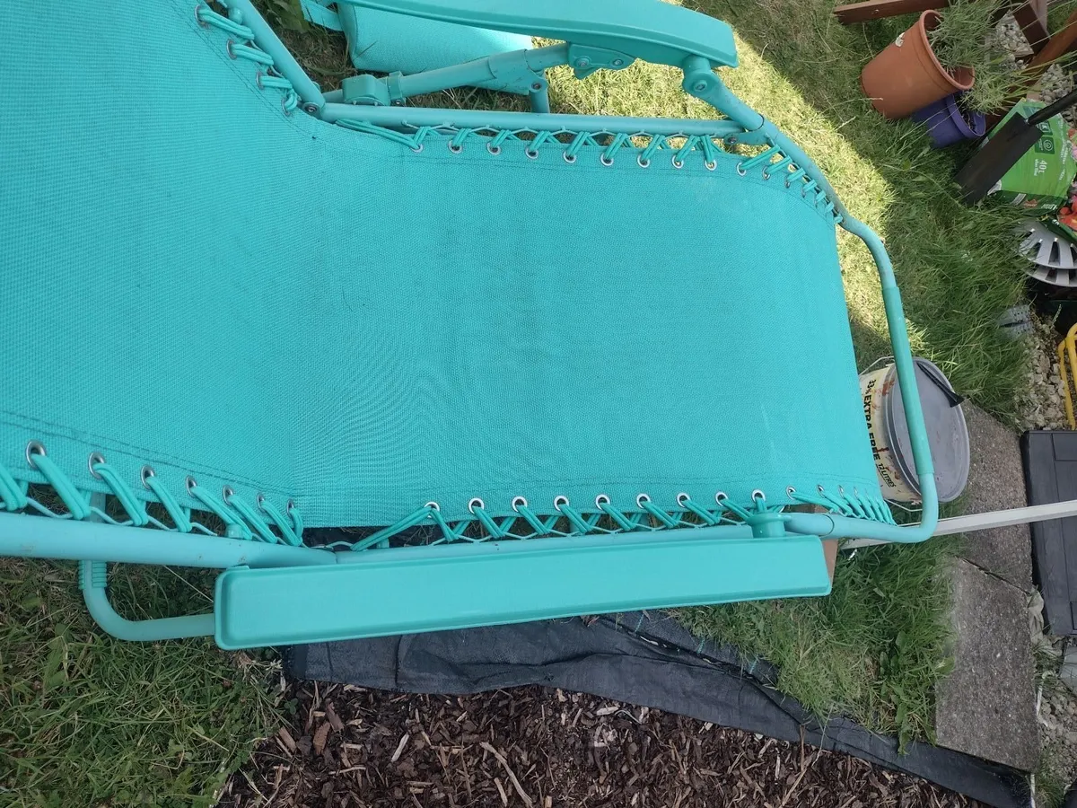 Garden sunlounger chair with footrest - Image 3