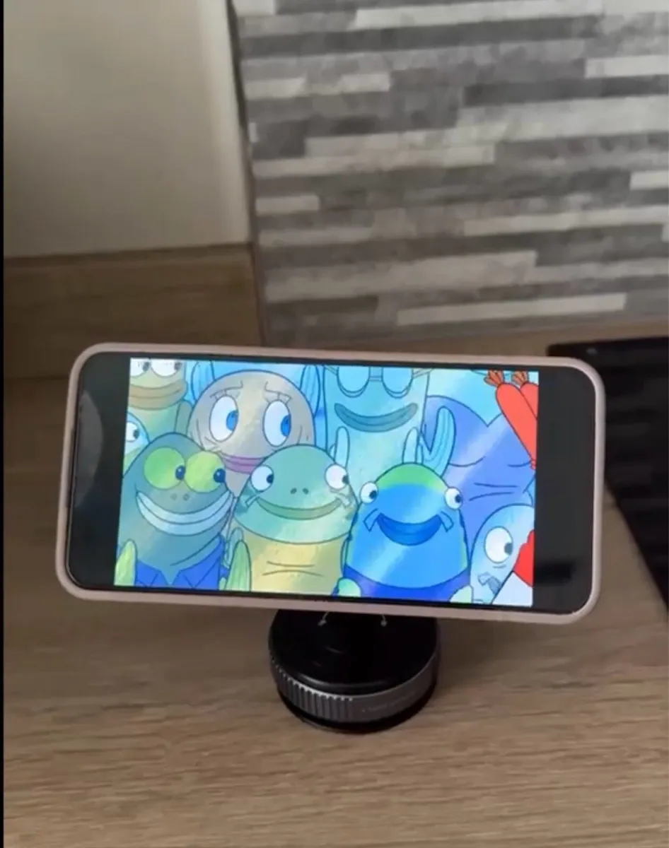 Viral magnetic phone holder - Image 2