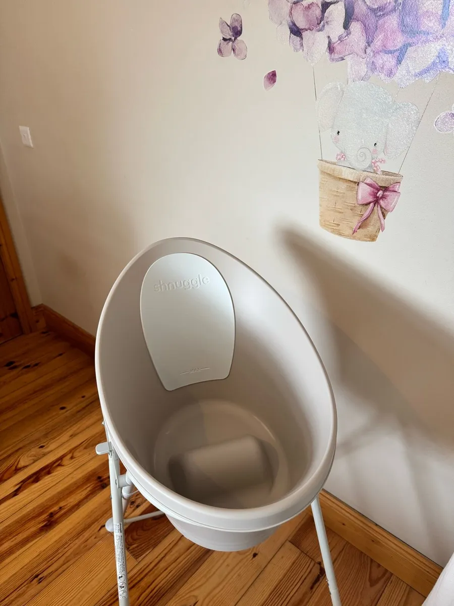 Shnuggle Baby Bath with Stand - Image 2