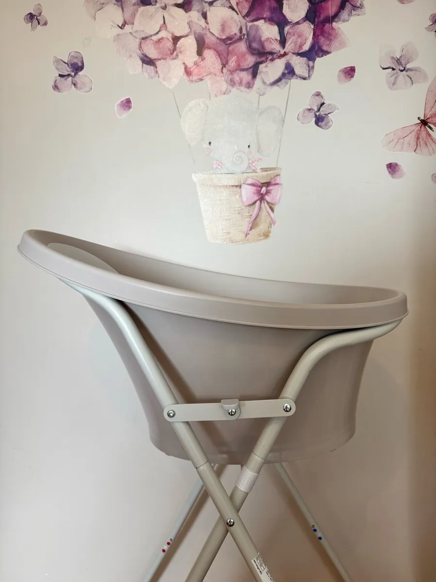 Shnuggle Baby Bath with Stand - Image 4