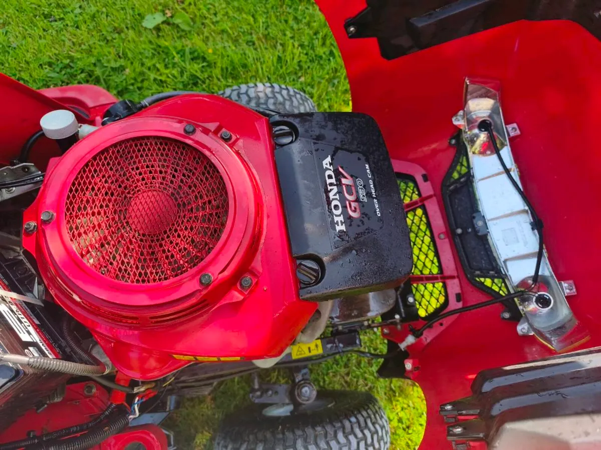 Ride on mower - Image 2