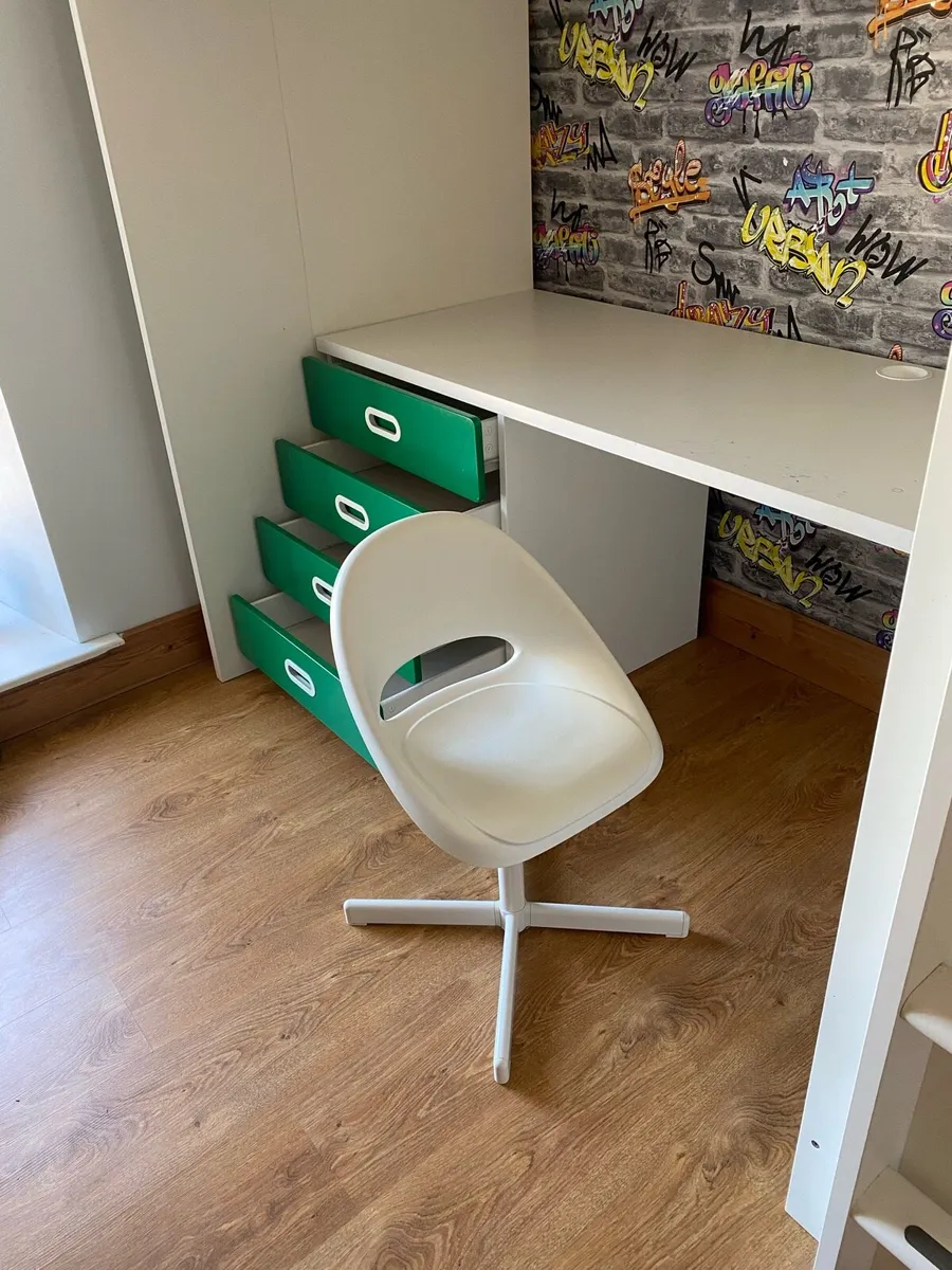 Loft bed and desk Ikea - Image 2