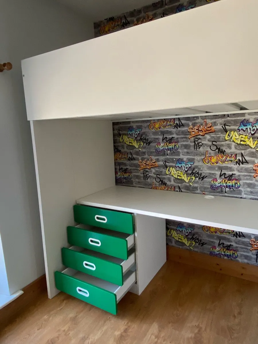 Loft bed and desk Ikea - Image 4