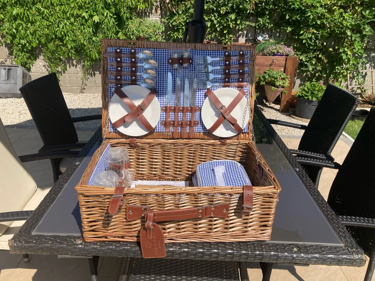New Picnic Basket Paul Costello Living - Image 1