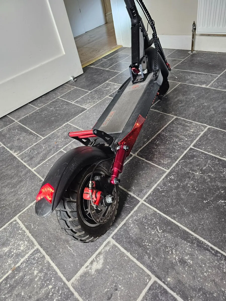 Kugoo MP4 Pro Electric scooter - Image 4