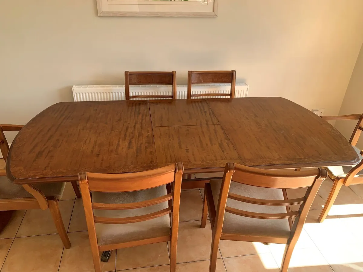 Table and Chairs - Image 3
