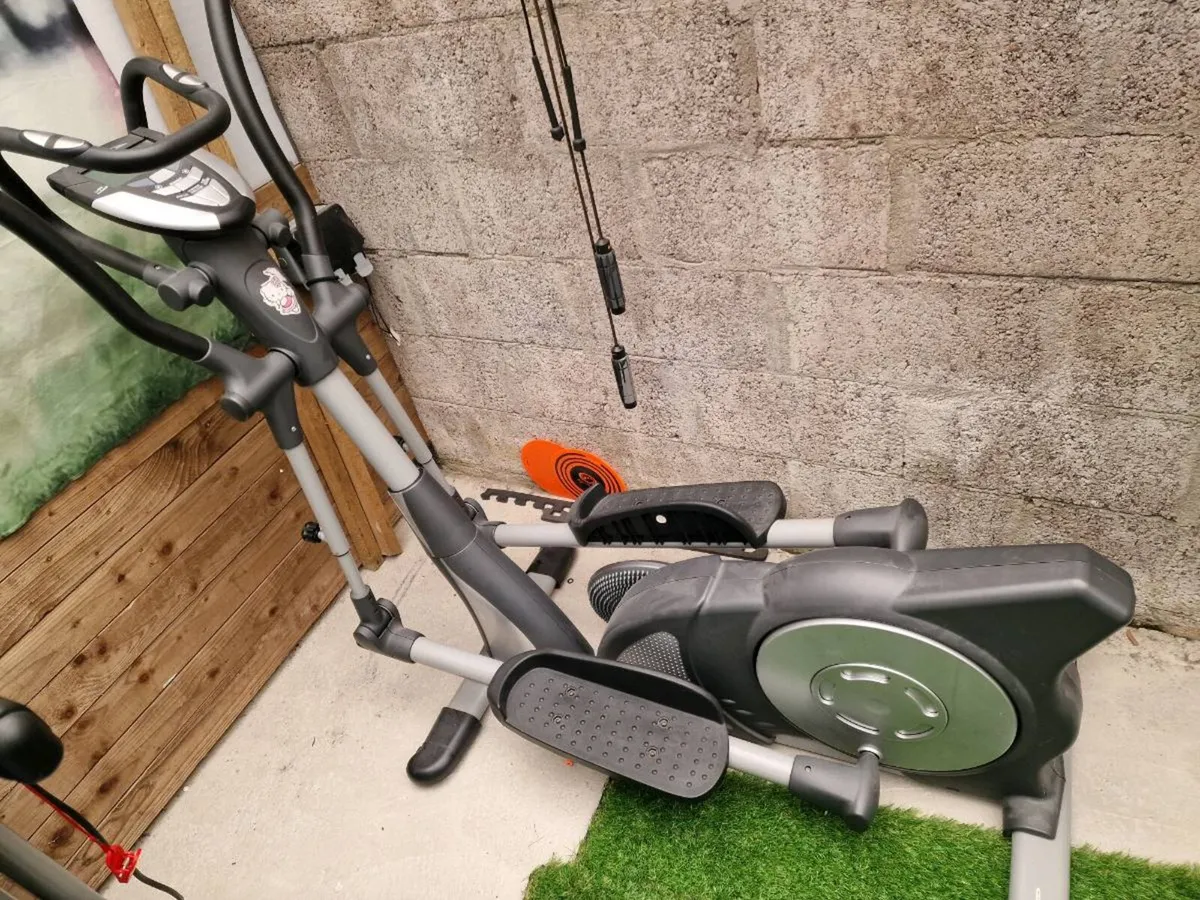 Cross trainer - premium equipment - Image 2