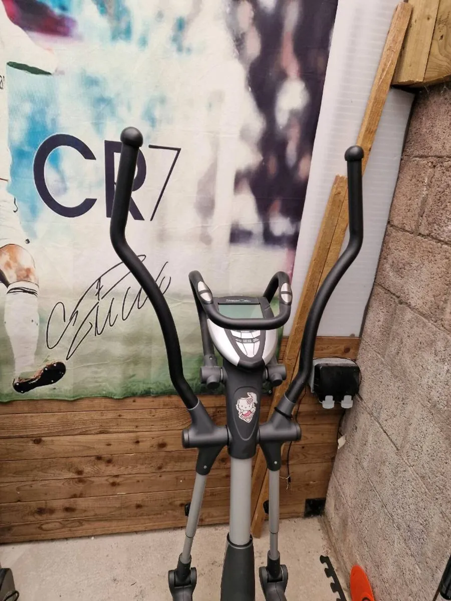 Cross trainer - premium equipment - Image 3