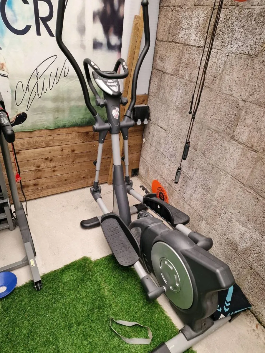 Cross trainer - premium equipment - Image 4
