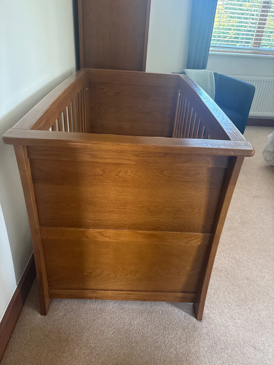 1) Cot. 2) changing unit. 3) wardrobe - Image 3
