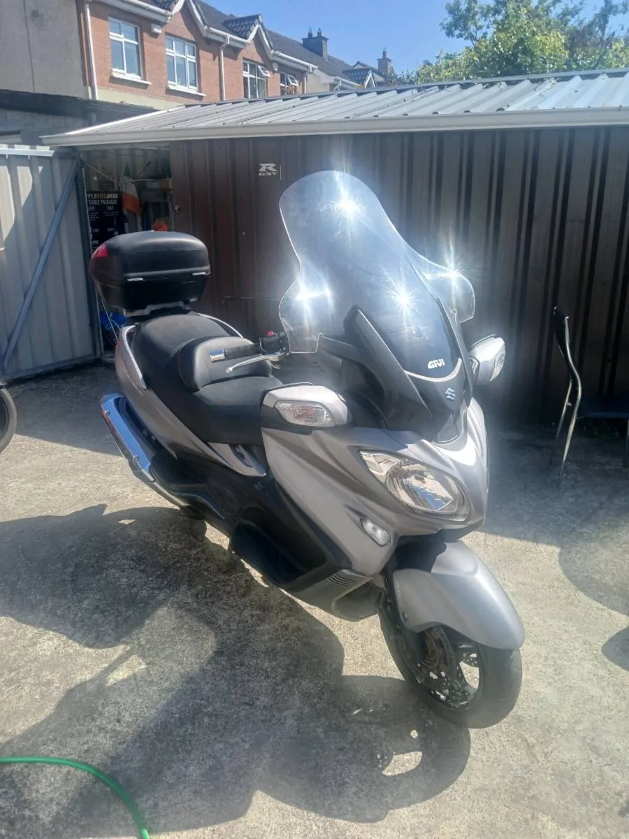 Burgman 2017 650 executive top of the range - Image 3