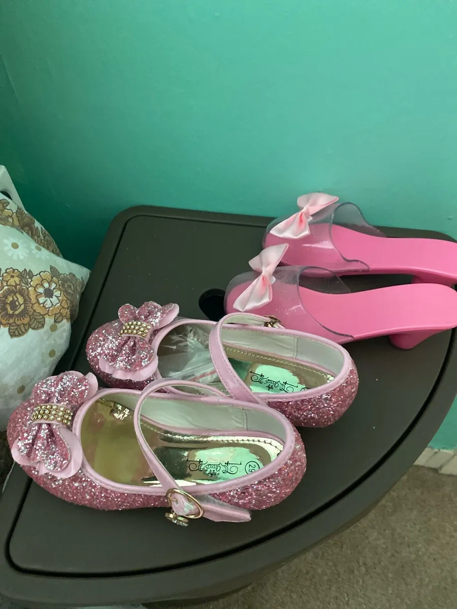 Girls shoes - Image 1