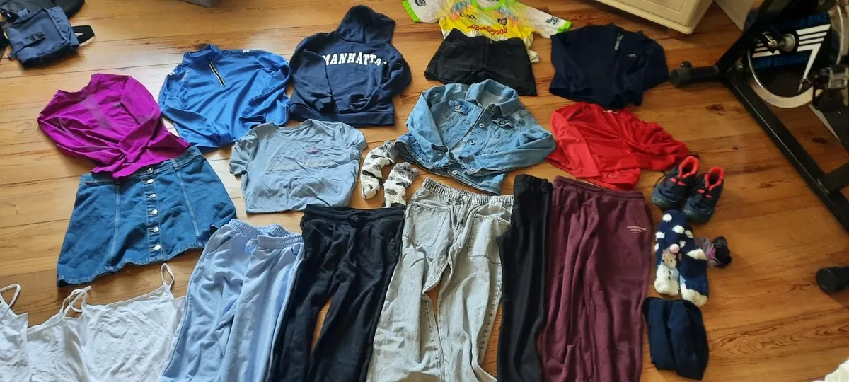 Girls clothing bundle- 9 to 12 yrs - Image 2