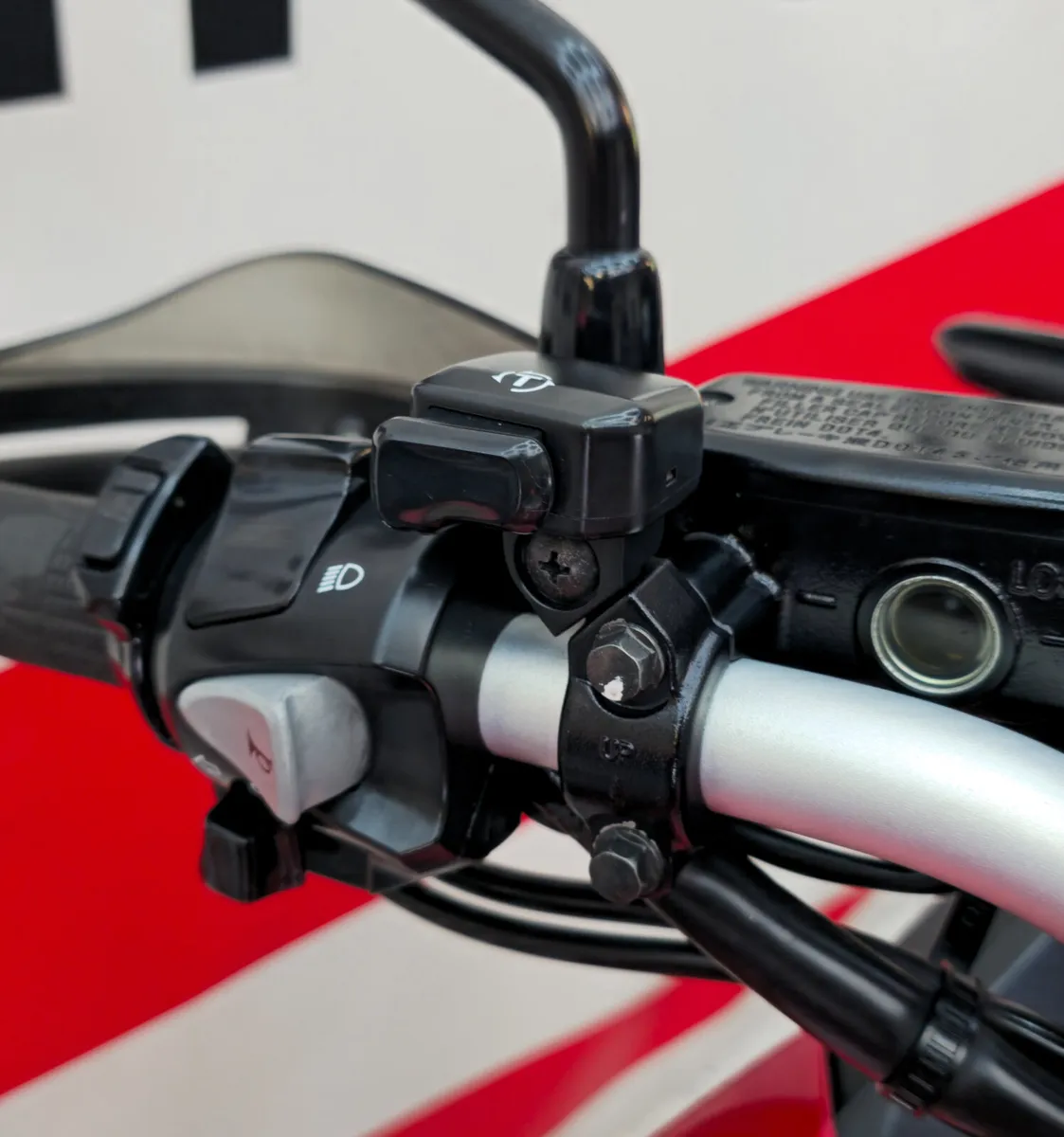 2016 Honda VFR800X Crossrunner - Image 4