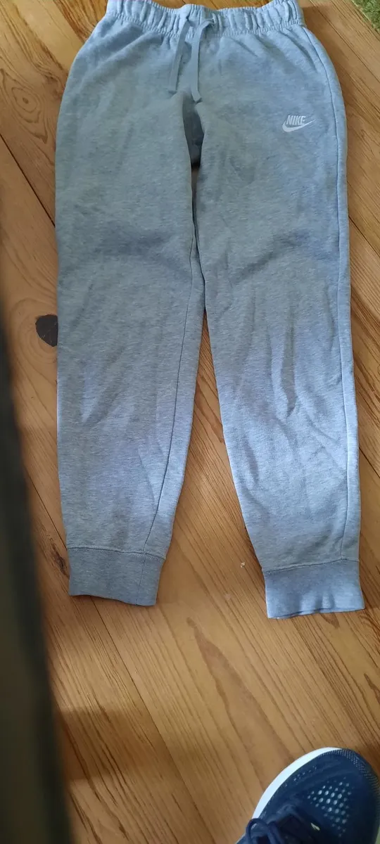 Girls Nike size XS track bottoms - Image 2