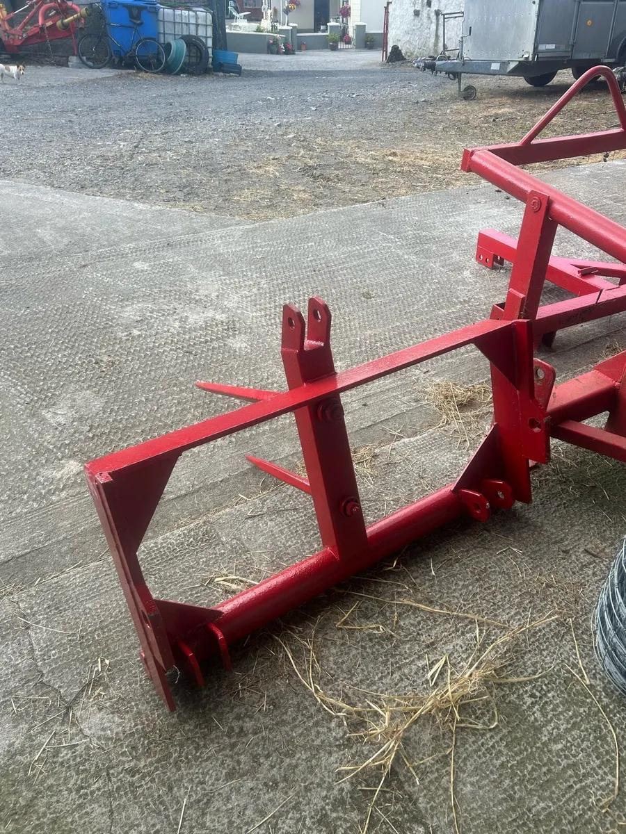 Bale spike - Image 2