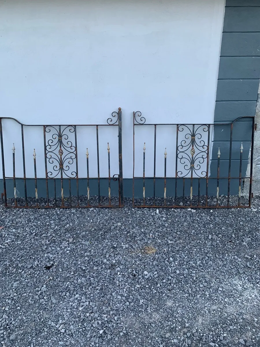 Gates - Image 1
