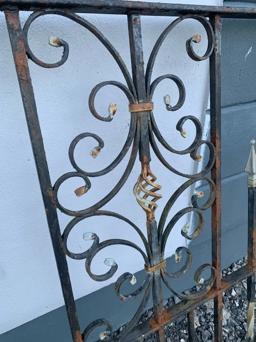 Gates - Image 4