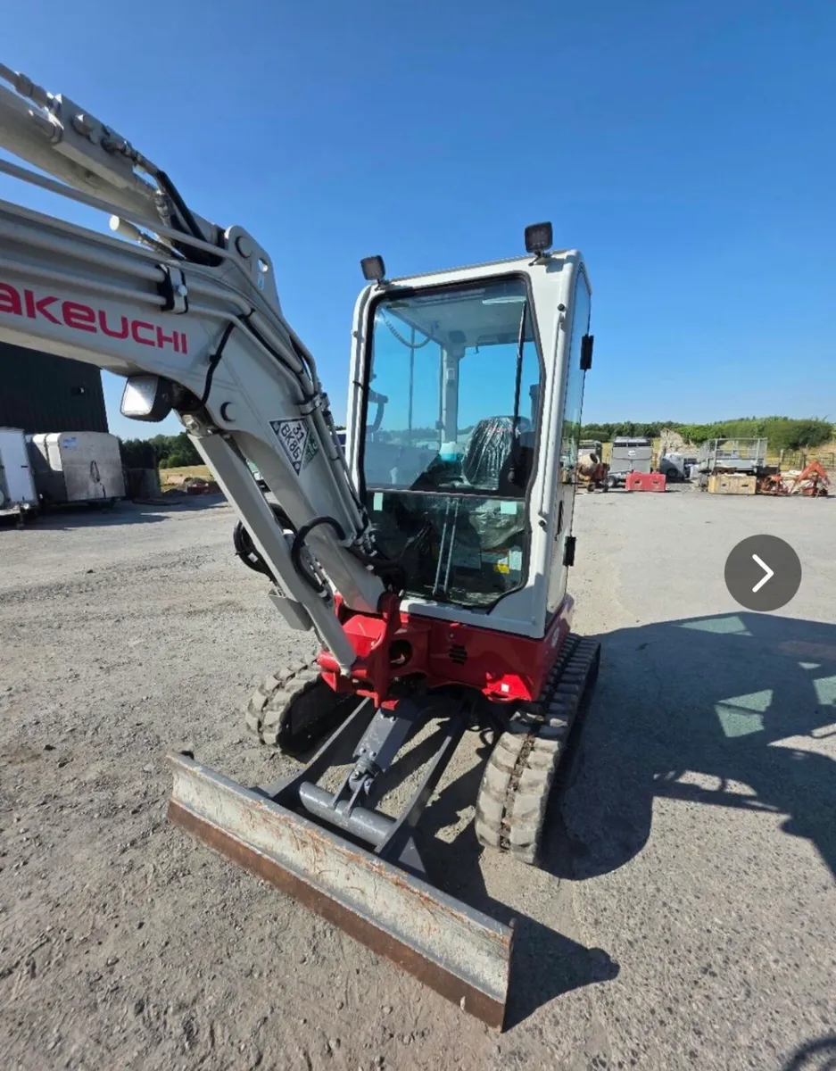 Mini digger - Image 1