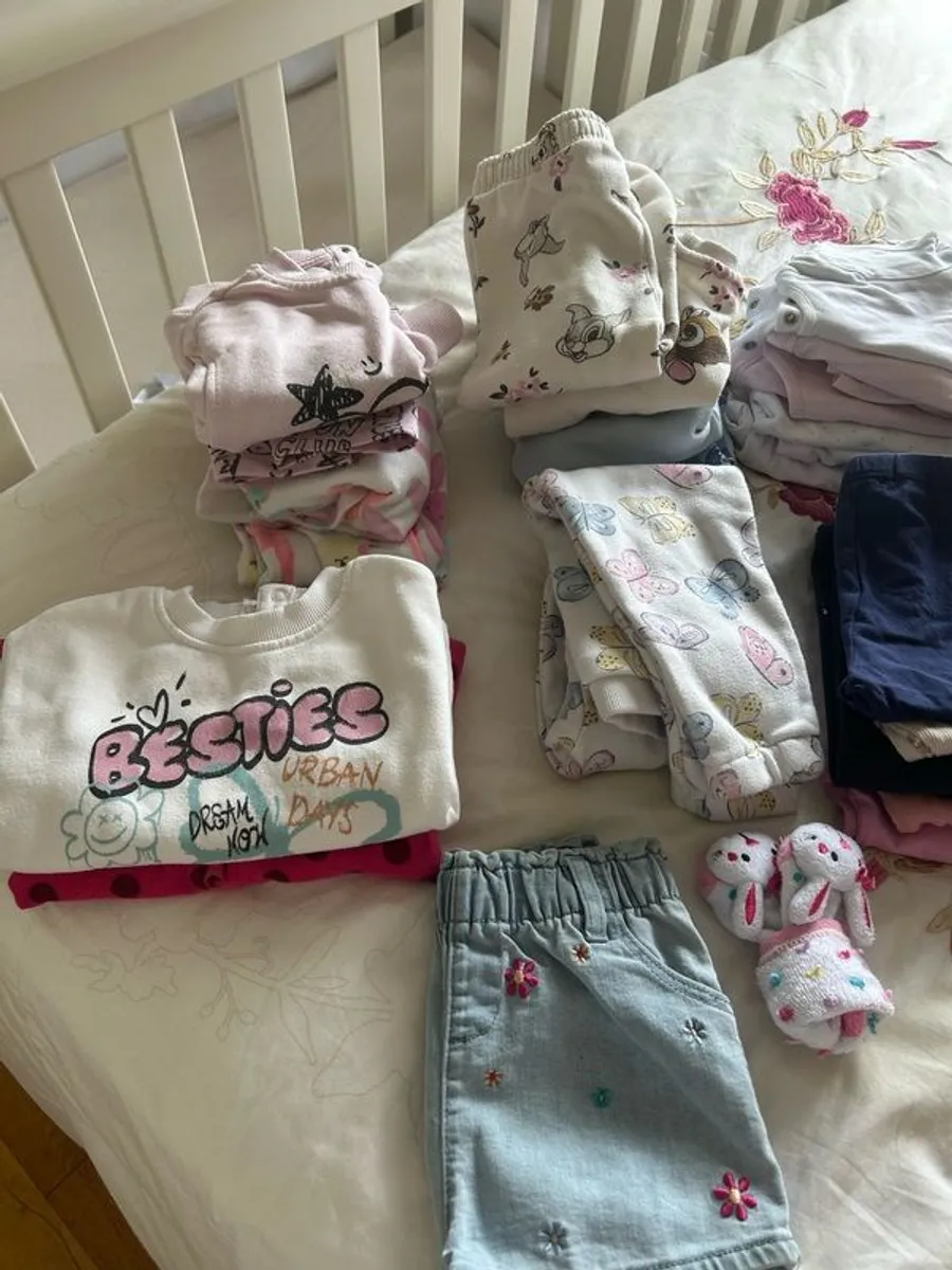 12 to 18 month clothes bundle - Image 1