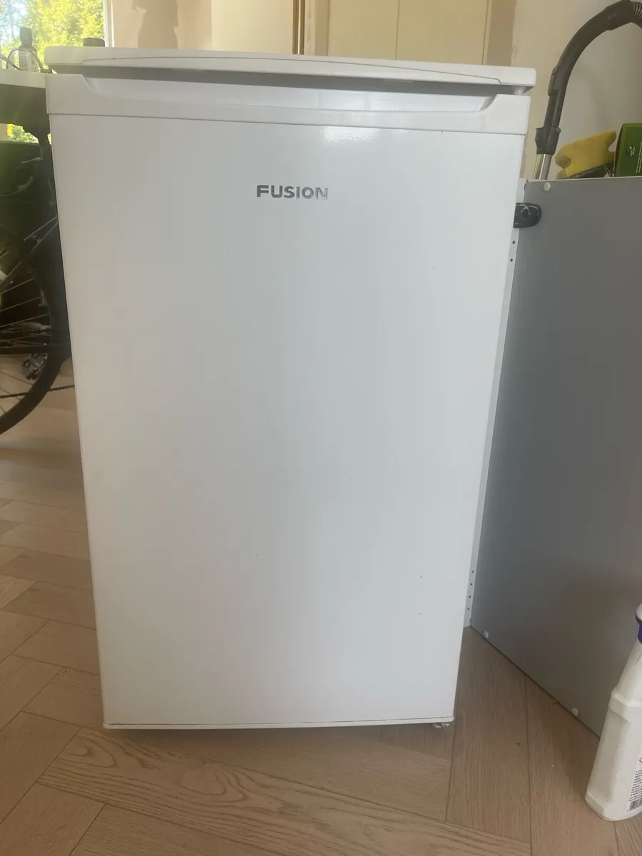 Fridge small - Image 1