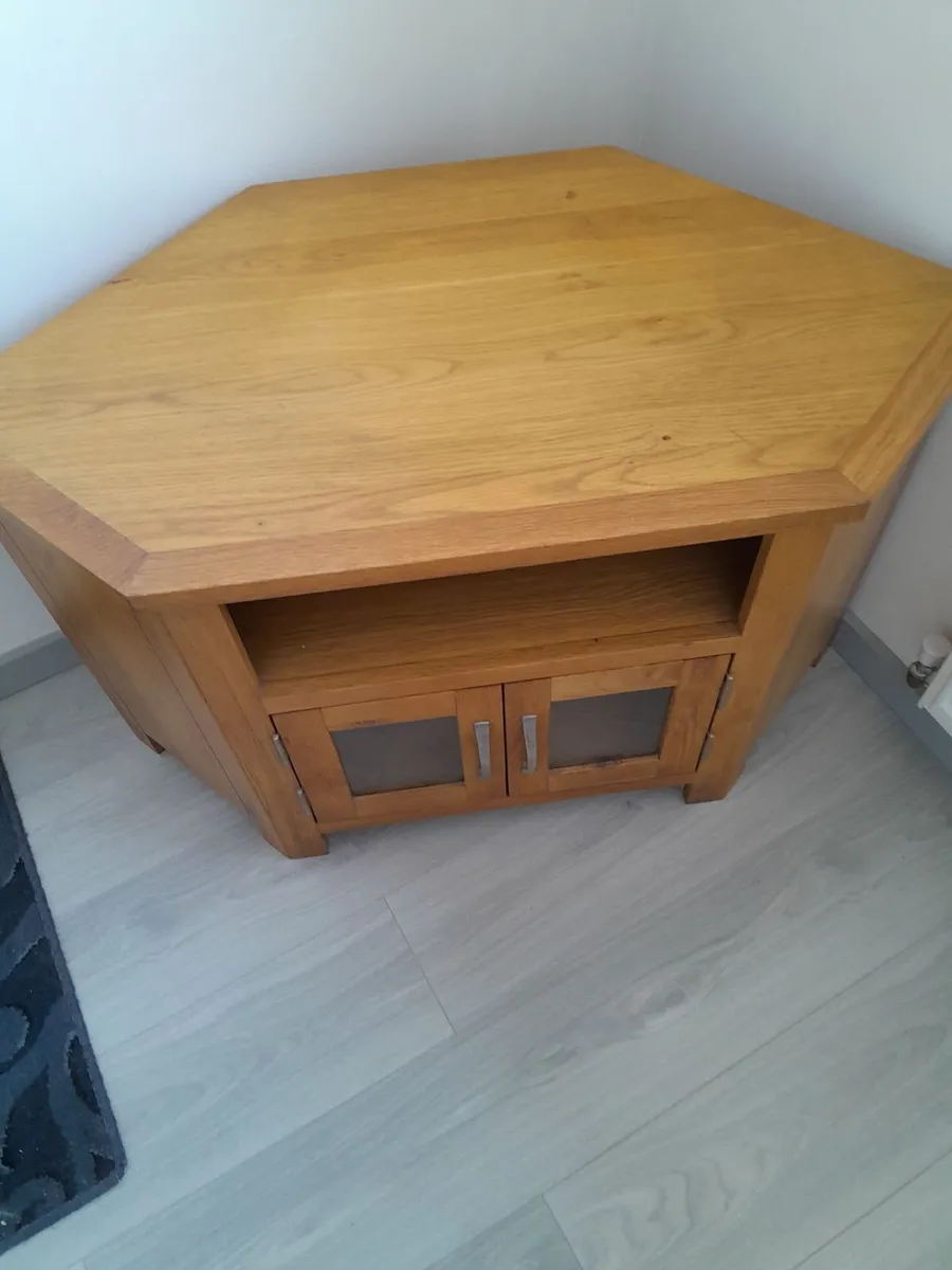 Tv cabinet - Image 1