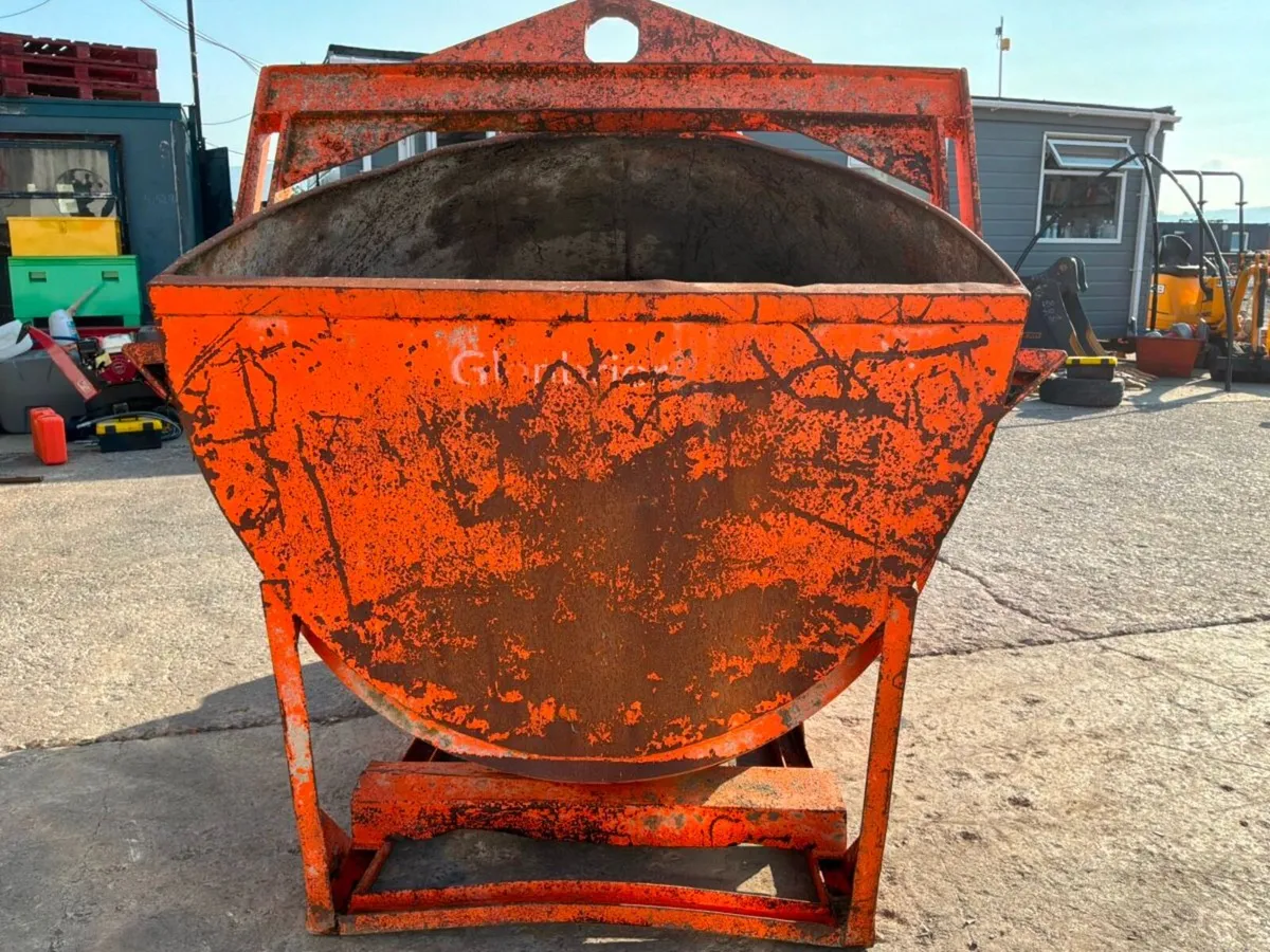 1000 litre Banana type concrete pouring skip...... - Image 4